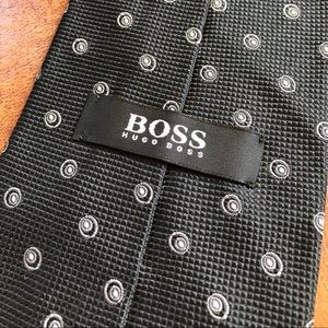 Hugo Boss Men 100% Silk Tie Made in Italy